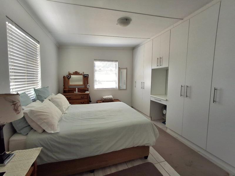 3 Bedroom Property for Sale in Britannia Bay Western Cape
